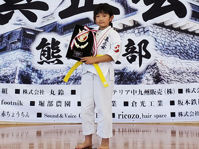 組手小学２年生女子Aクラス　優勝　三瀬花菜乃