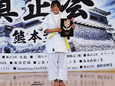組手小学４・５年生女子Cクラス　優勝　和田琉雅
