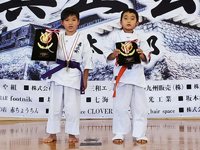 組手小学１年生男子Cクラス　優勝　和田琉凰、準優勝　後藤尊
