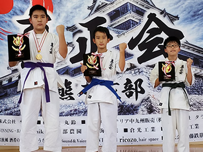 組手小学５・６年生男子Bクラス　優勝　江口颯真、準優勝　土原煌稀、３位　林真南斗
