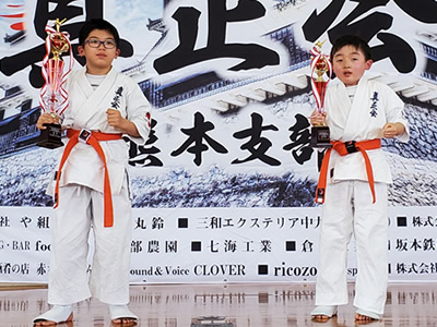 組手 小学3年男子C 優勝 藤谷周 準優勝 宇野弘理
